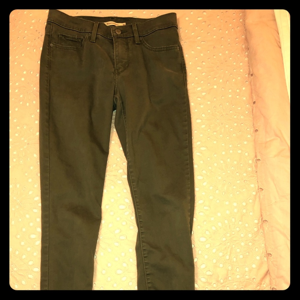 Levi’s 311 shaping cargo skinny pants